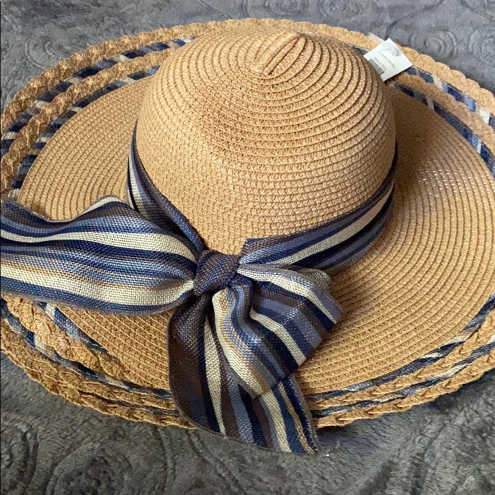 Sun hat with bow